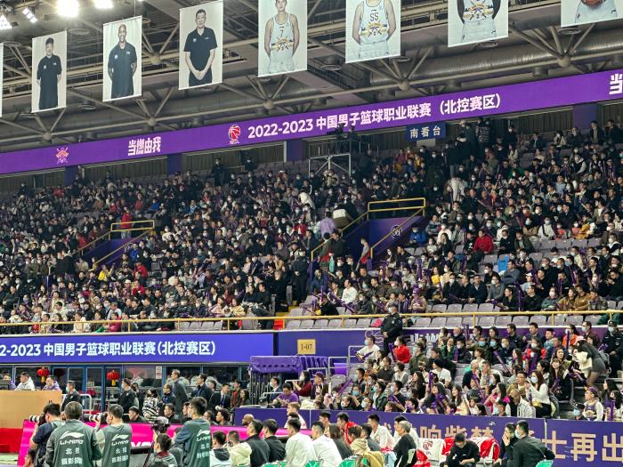 CBA复赛重启球迷热情高涨主场回归场馆升级