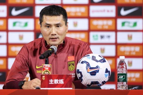 中国男足悉尼训练磨合提速 邵佳一细节要求引热