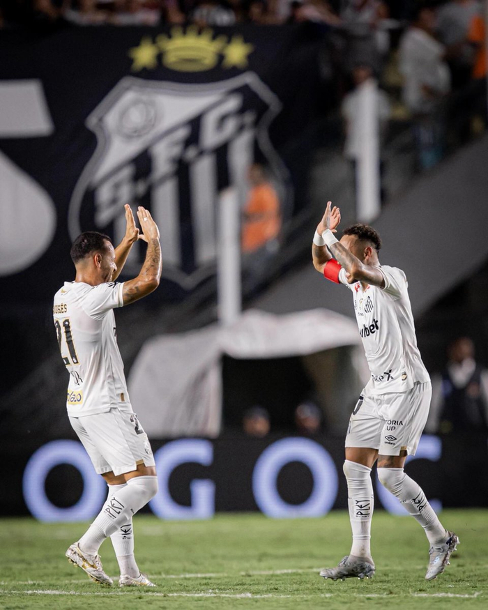 内马尔巴甲高光表现引发世界杯夺冠概率热议