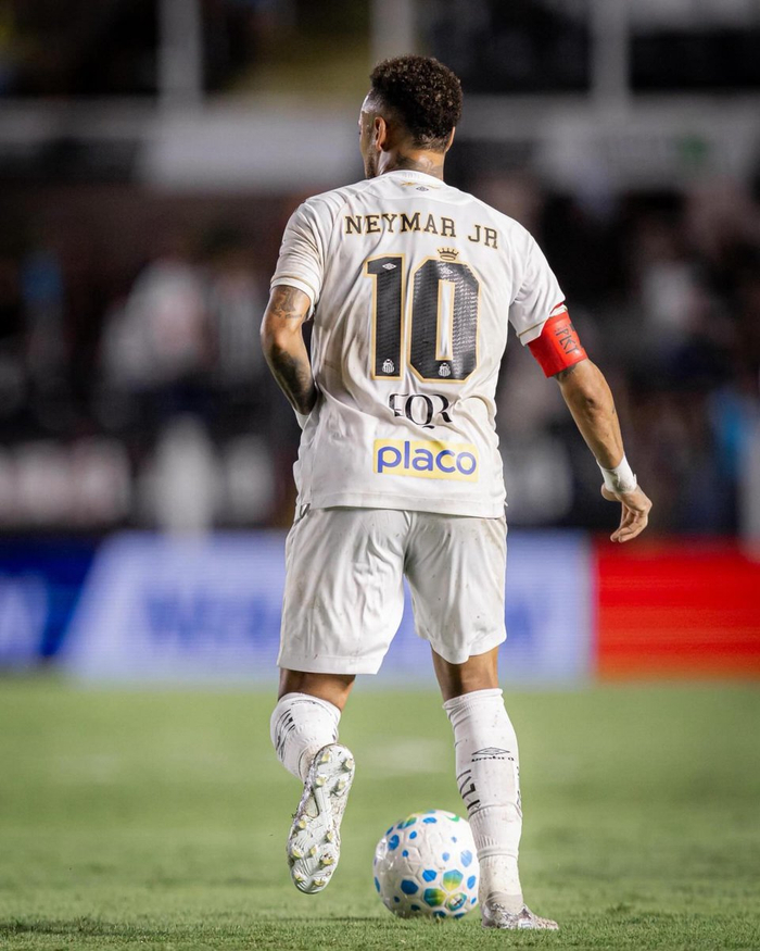 内马尔巴甲高光表现引发世界杯夺冠概率热议