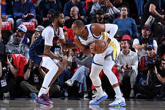 勇士逆转快船晋级附加赛第二轮 霍福德末节爆发