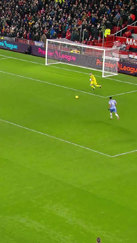 门将神勇扑救+团队配合助球队险胜