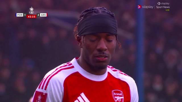 门将神勇扑救+团队配合助球队险胜